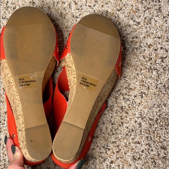 Lulus Red Cork Wedge Heels Size 8 NWOB - Picture 6 of 11